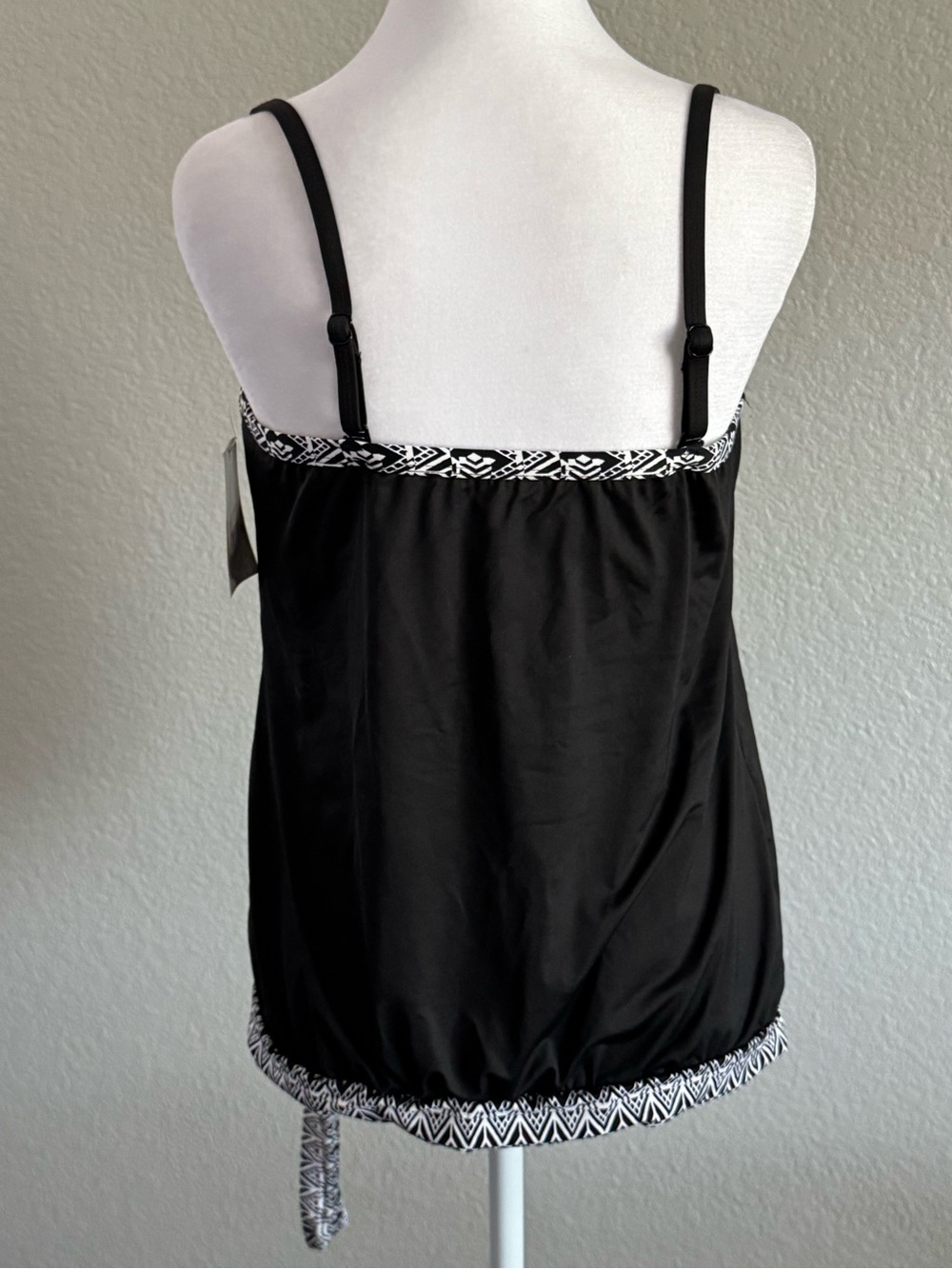 New 24th & Ocean Black Tankini top size Large - Picture 7 of 10